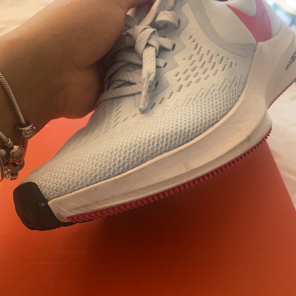 Zoom - Picture 3 of 6